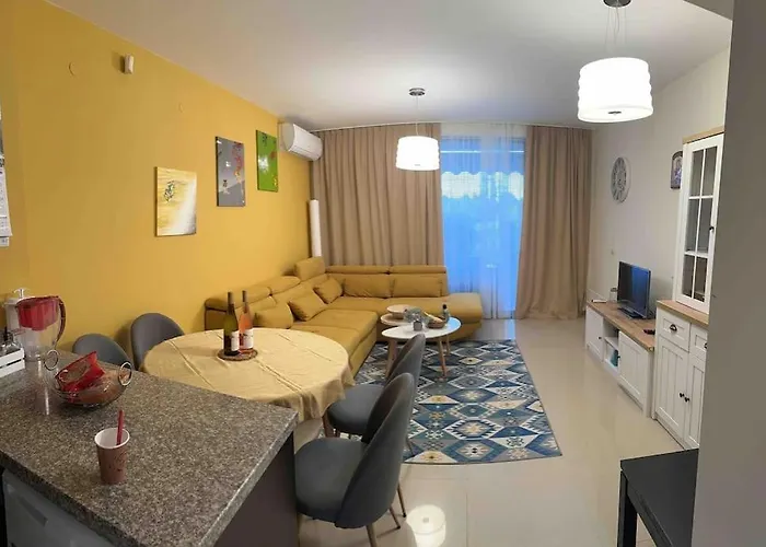 “golf And Sun” Family بالشيك